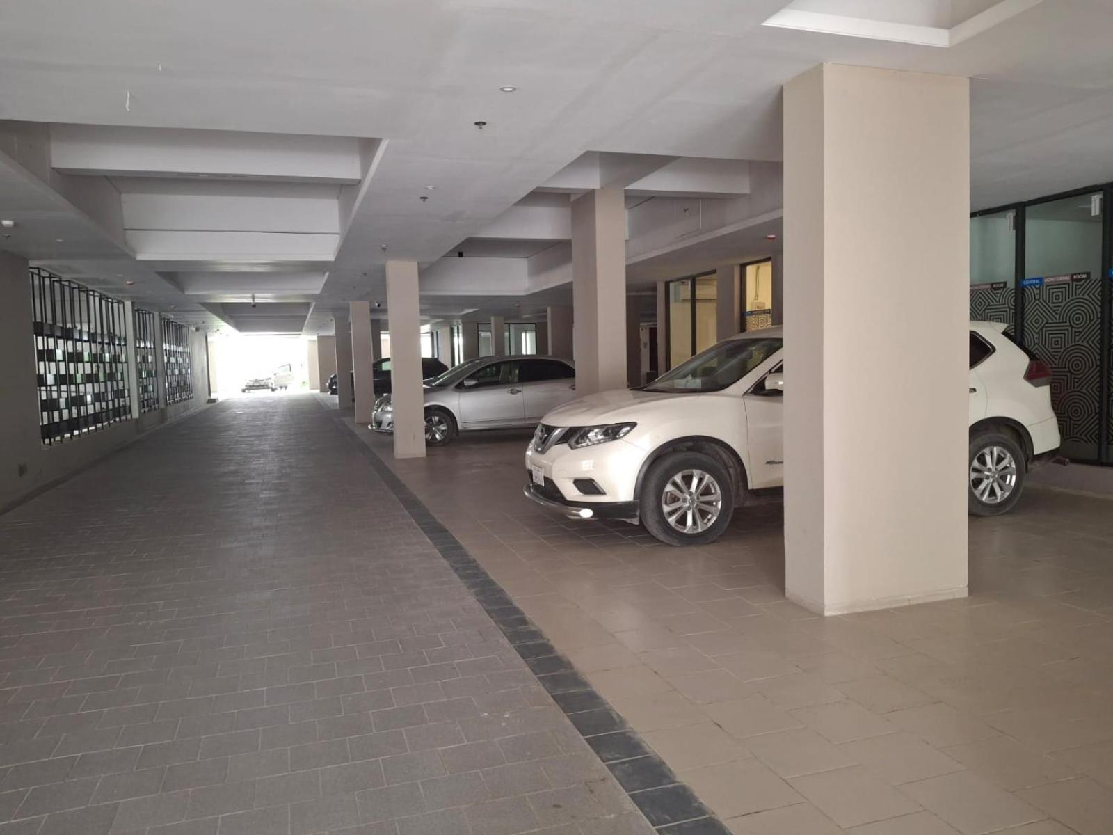 Elegant Secured Family Apartment With Open Space Dhaka Buitenkant foto