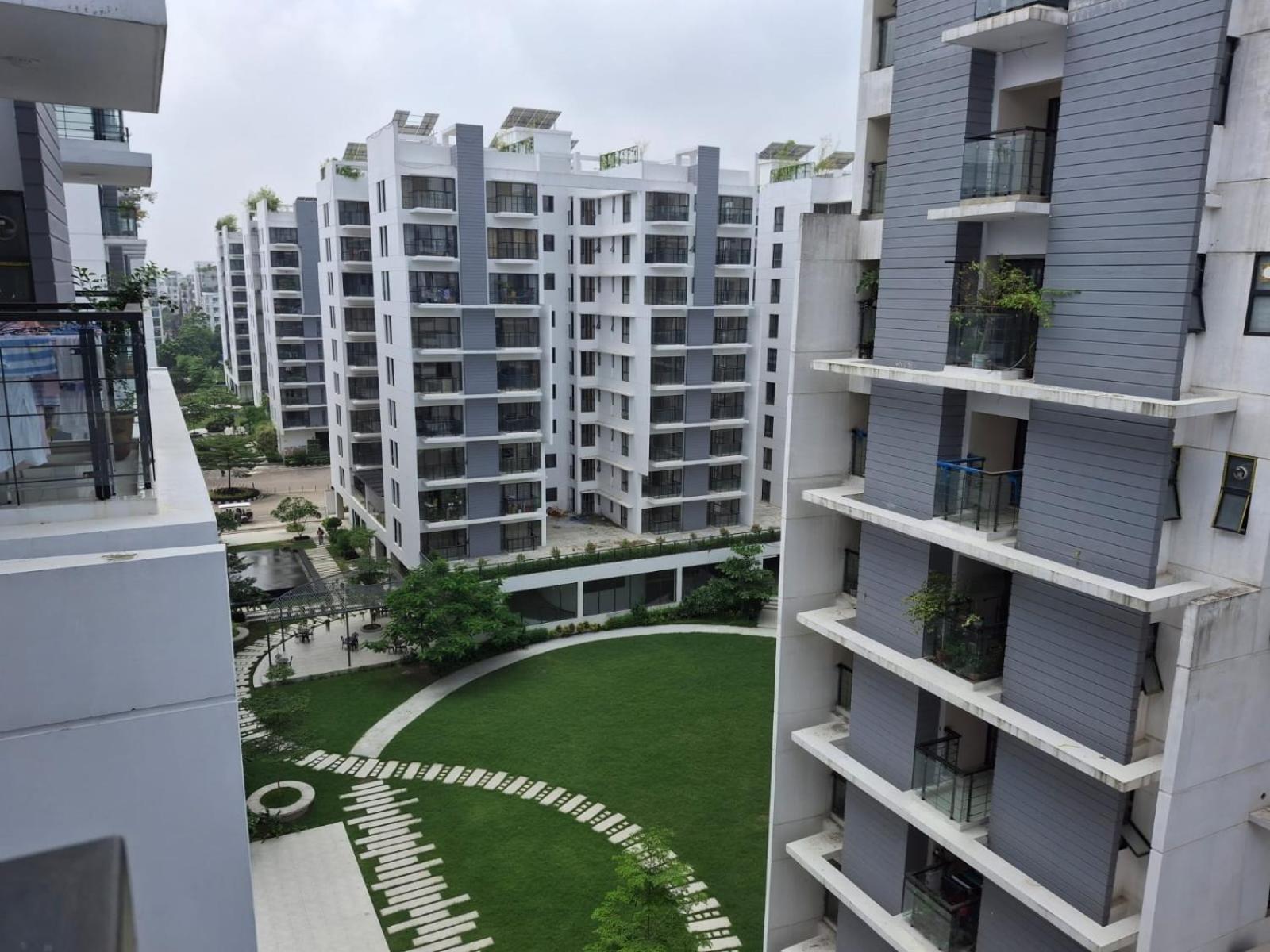 Elegant Secured Family Apartment With Open Space Dhaka Buitenkant foto