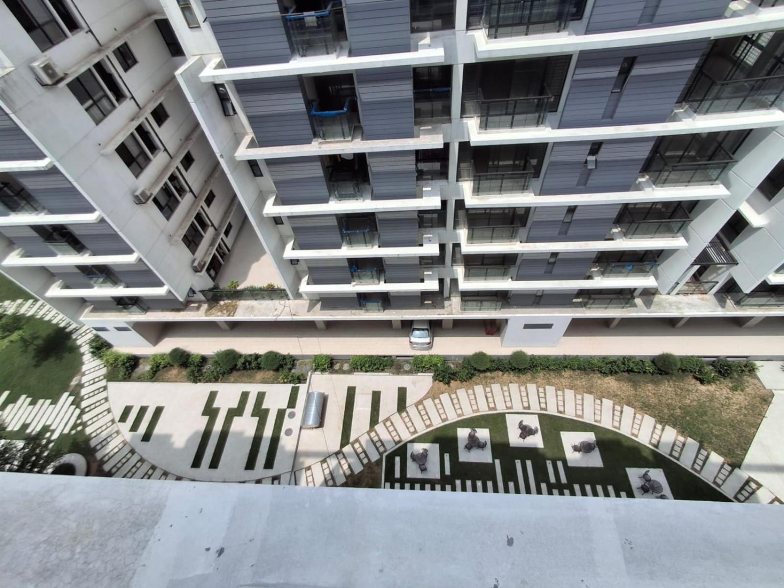 Elegant Secured Family Apartment With Open Space Dhaka Buitenkant foto