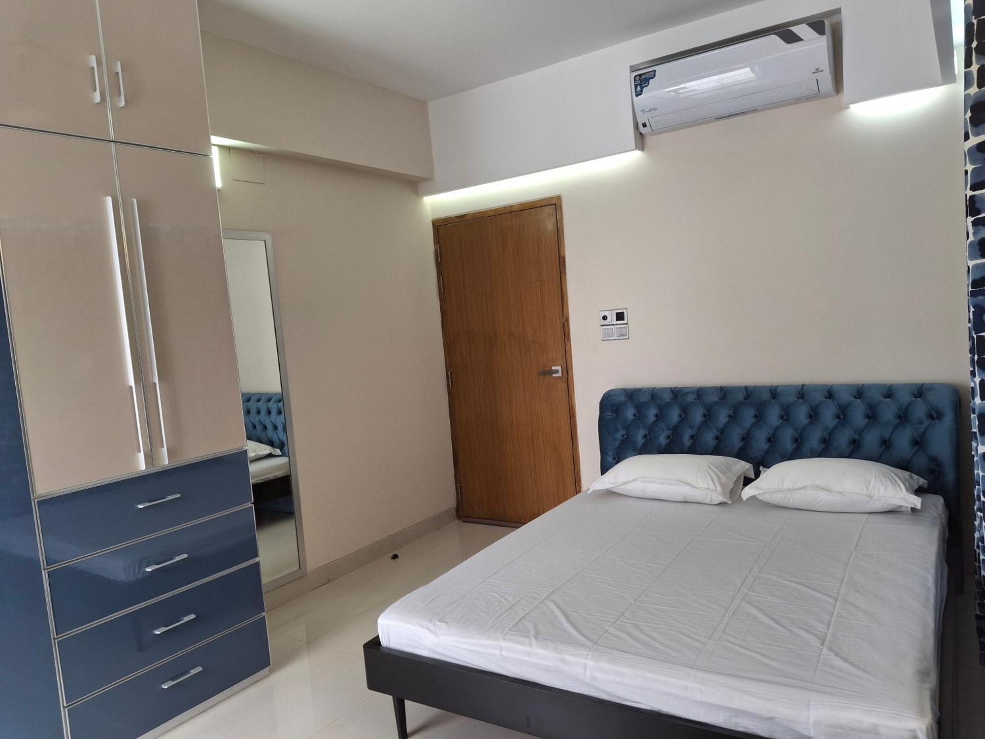 Elegant Secured Family Apartment With Open Space Dhaka Buitenkant foto