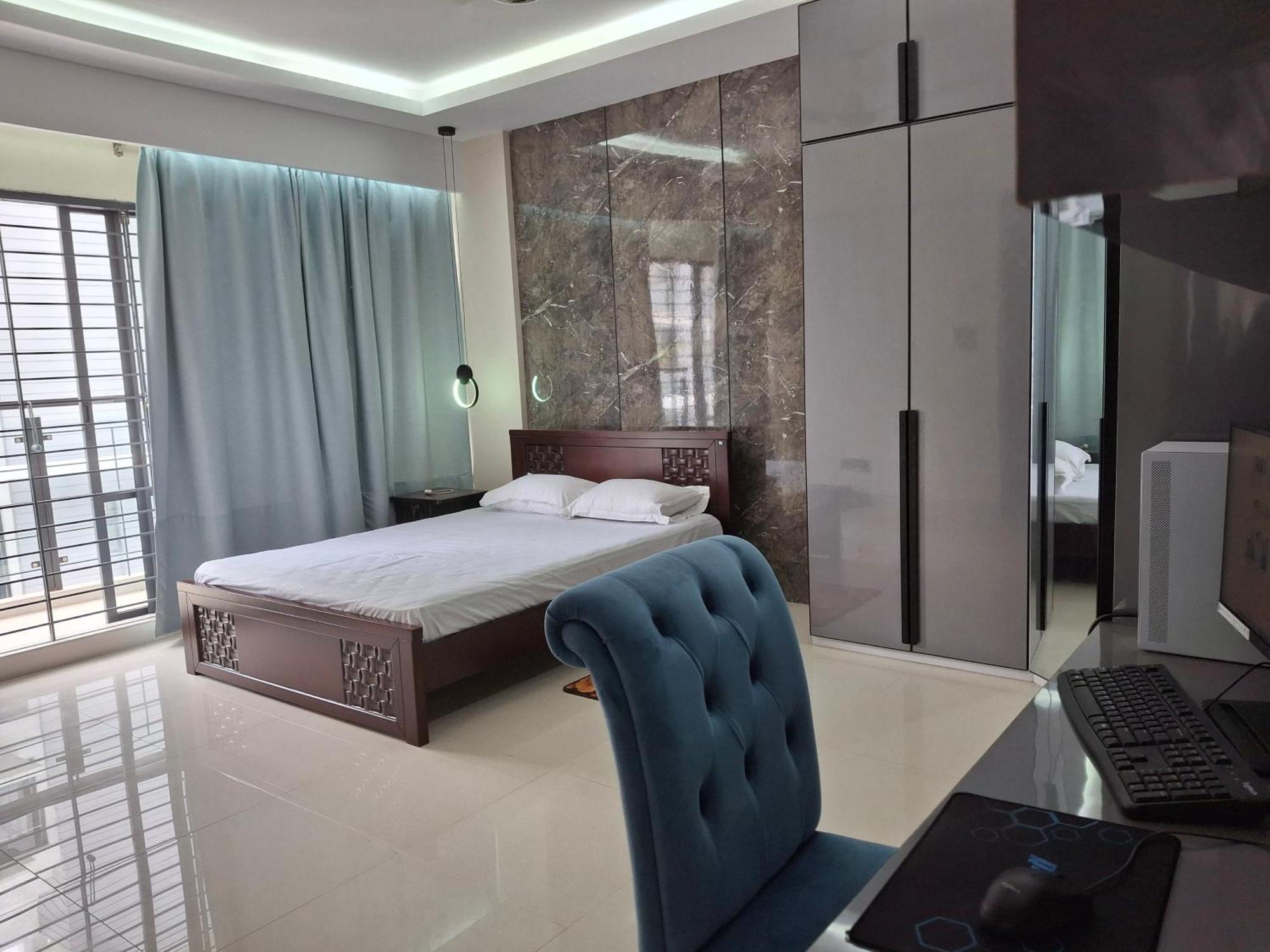 Elegant Secured Family Apartment With Open Space Dhaka Buitenkant foto