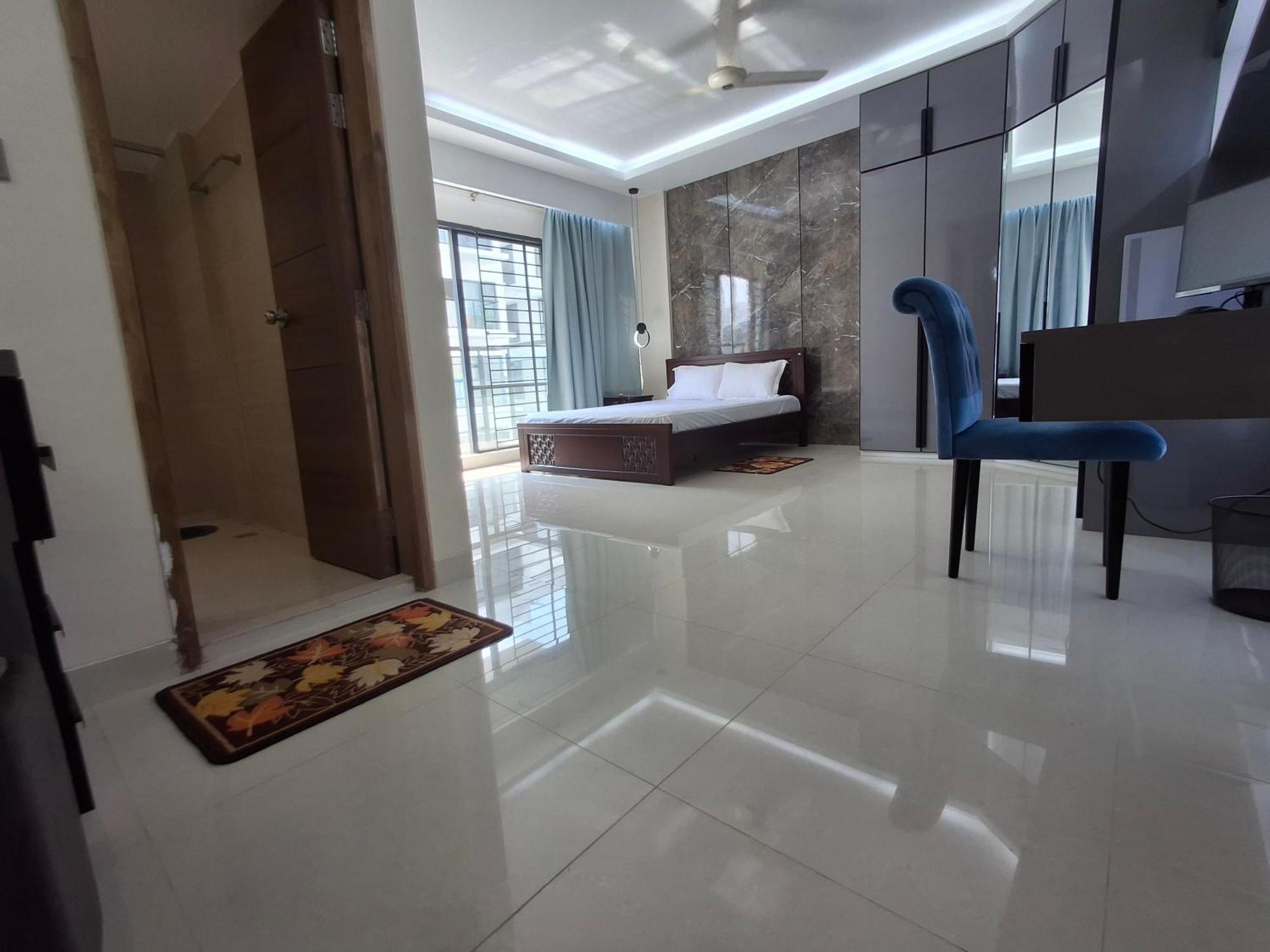 Elegant Secured Family Apartment With Open Space Dhaka Buitenkant foto